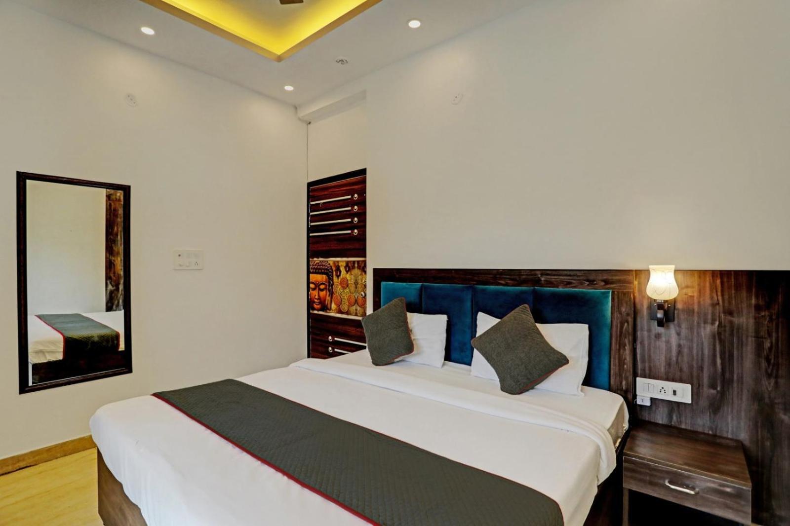 Hotel Golden Prime King New Delhi Eksteriør billede